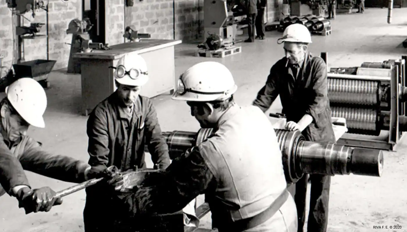 Riva Acier - history